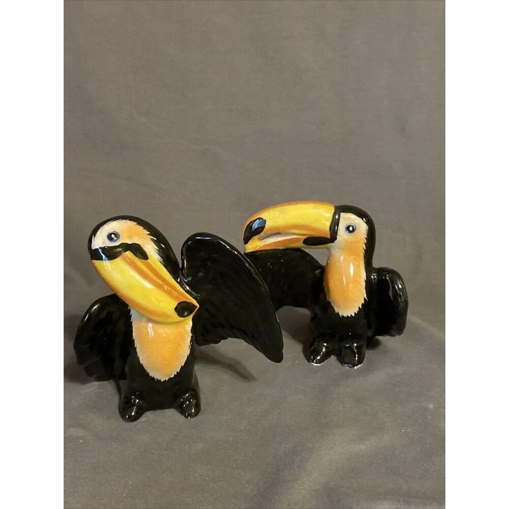 Vintage Salt & Pepper Shaker Set Japan Toucan Bird